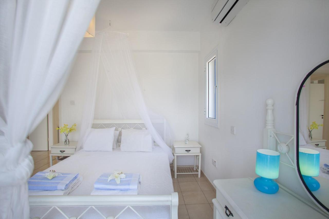 Mimoza Seafront Villa Protaras Exterior photo